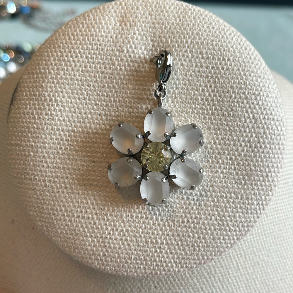 SABIKA - Garden Party Daisy Pendant